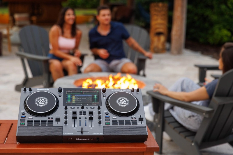 🎧 បច្ចេកវិទ្យាសម្រាប់ DJ សម័យថ្មី⚡ បំពាក់ Engine DJ OS សម្រាប់ការគ្រប់គ្រងតន្ត្រីយ៉ាងរហ័ស និងមានភាពរលូន 🎛️ រួមបញ្ចូល Touchscreen, Jog Wheels និង Performance Pads សម្រាប់ DJ Performance 🔥 រចនាឡើងសម្រាប់ DJ សម័យថ្មី ដែលចង់បានភាពងាយស្រួល និងសេរីភាពក្នុងការលេងតន្ត្រី